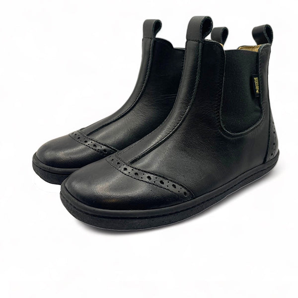 Logan Kinder Barfuß Chelsea Boot Schwarzes Leder 
